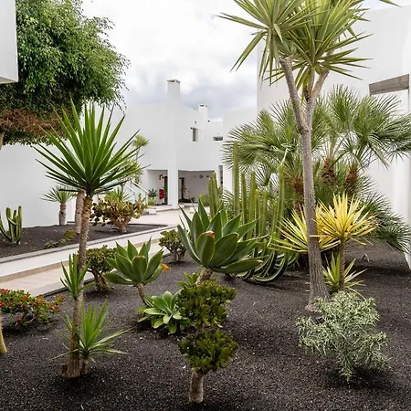 Lanzarote Village 4*