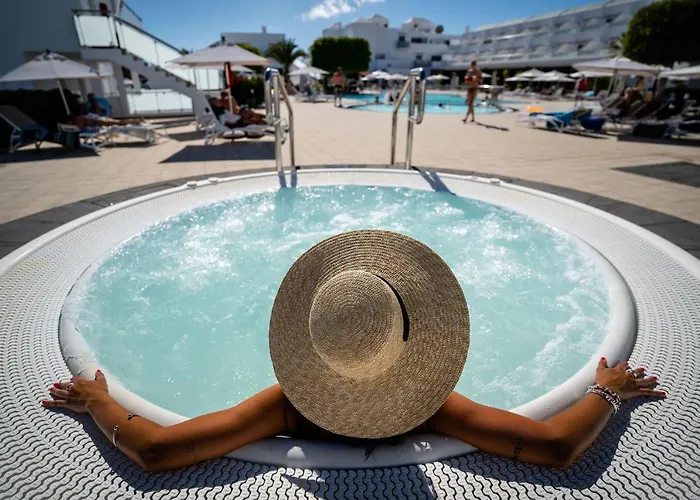 Lanzarote Village 4*