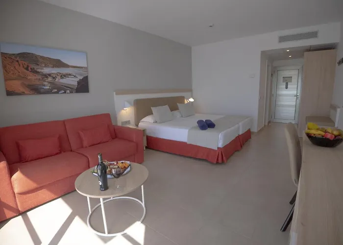 Lanzarote Village 4*