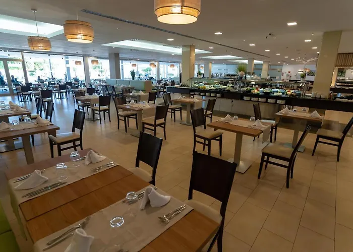 Lanzarote Village Hotel 4*